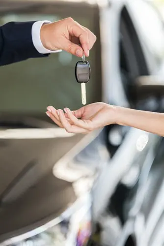 Neuwagenkauf: Nacherfüllungsanspruch bei Motorschaden