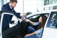 Gebrauchtwagenkaufvertrag – Nacherfüllung und Rücktritt bei einer Nachlackierung