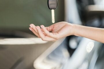 Neuwagenkauf: Nacherfüllungsanspruch bei Motorschaden