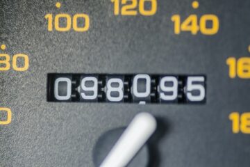 Gebrauchtwagenkauf – Rücktritt – Laufleistungsabweichung von ebay-Angebot und Tachometer
