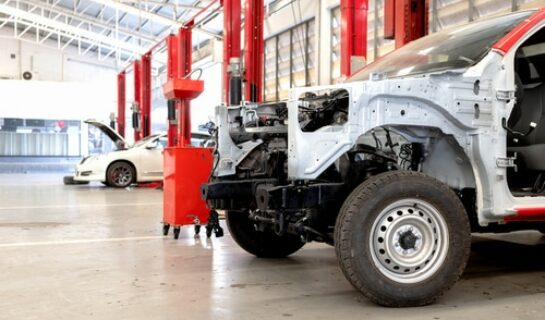 Fahrzeugkaufvertrag – Bastlerfahrzeug – Nacherfüllungsfrist bevor Rücktritt