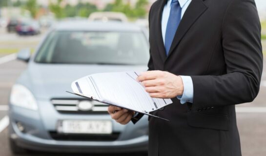 Pkw-Kaufvertrag – Rücktritt bei zweifelhaften Mangelsymptomen bereits bei Gefahrübergang
